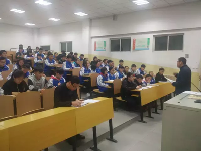 青春扬帆，共创未来——兴县友兰中学高一年级学生会启动仪式圆满举行